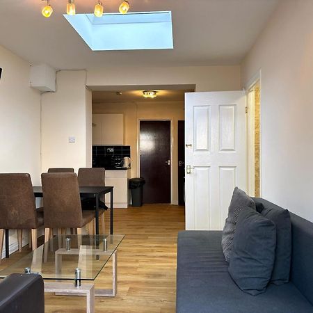 London Deluxe 6 Bedroom House Dagenham Exterior foto