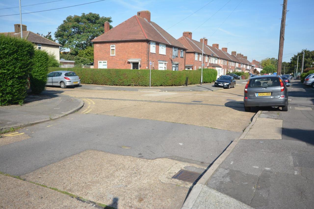 London Deluxe 6 Bedroom House Dagenham Exterior foto