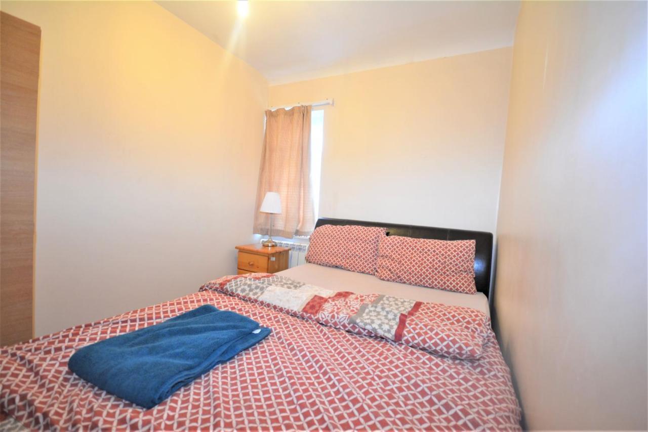London Deluxe 6 Bedroom House Dagenham Exterior foto
