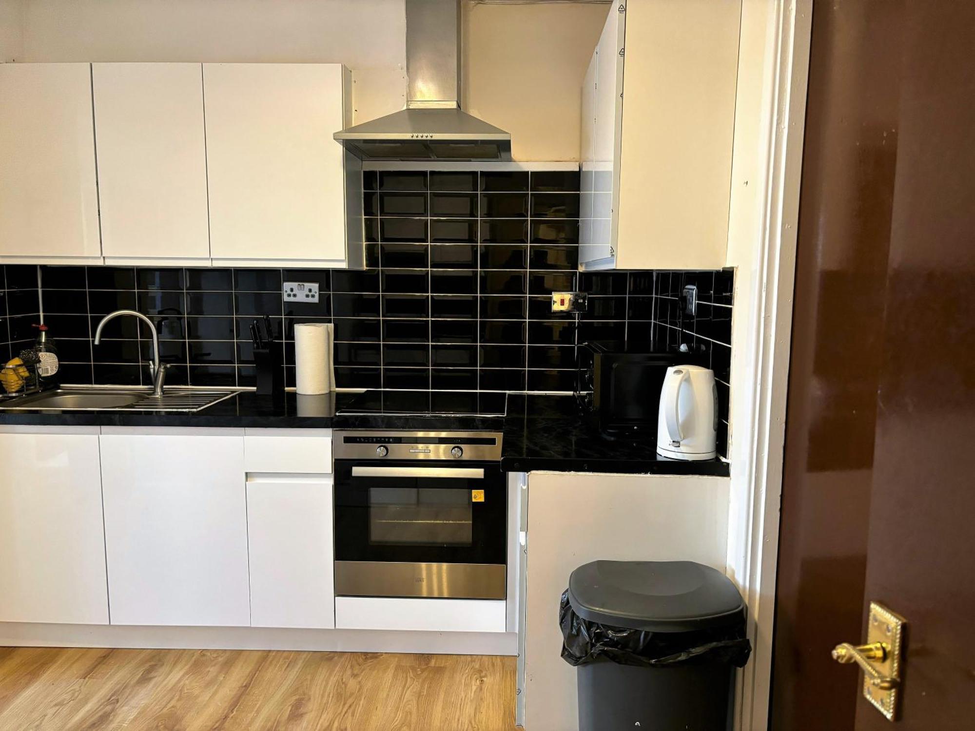 London Deluxe 6 Bedroom House Dagenham Exterior foto