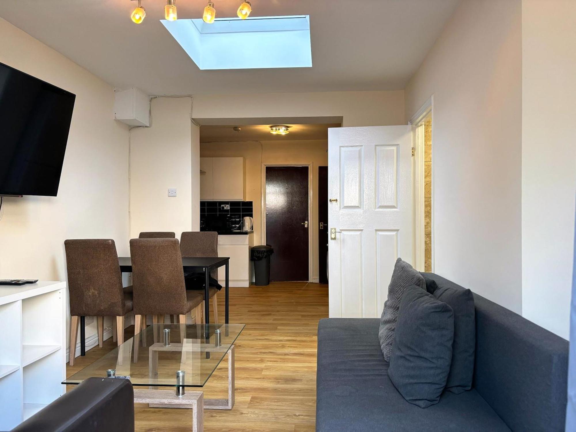 London Deluxe 6 Bedroom House Dagenham Exterior foto